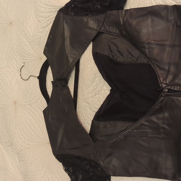 Form fitting vintage leather and lace dress - Picture 3 of 4